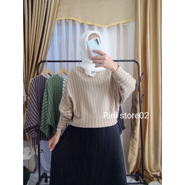 Blouse Rajut Wanita / Atasan Basic
