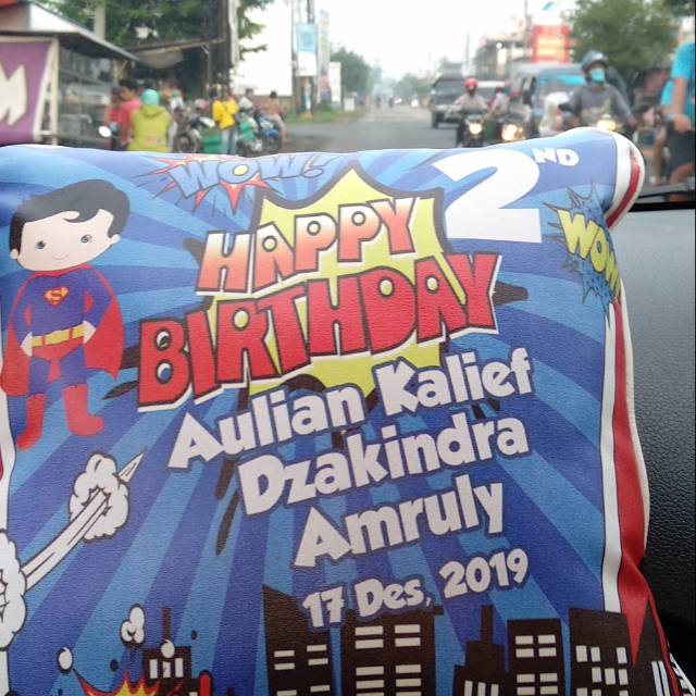 Souvenir bantal,bantal custom,bantal printing,bantal oscar,bantal dakron,bantal anak,souvenir bantal