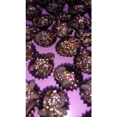 

coklat kacang Mede