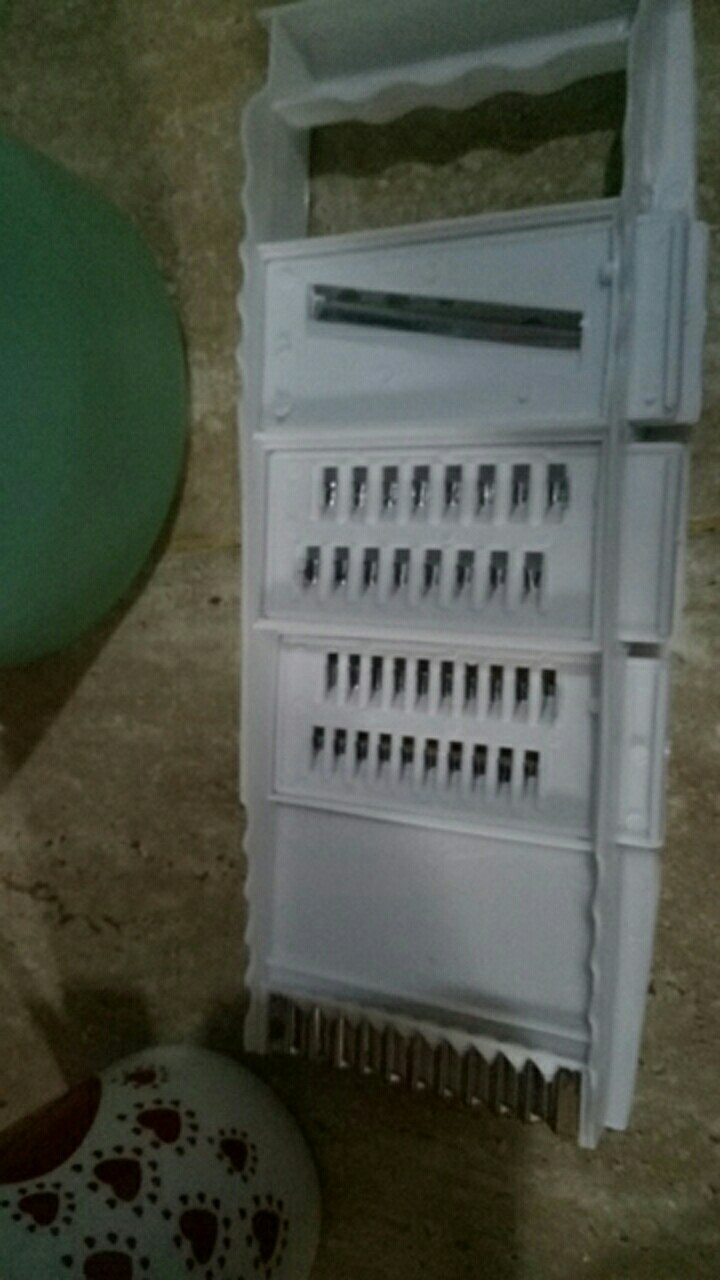 Alat Serut Sayuran Serbaguna