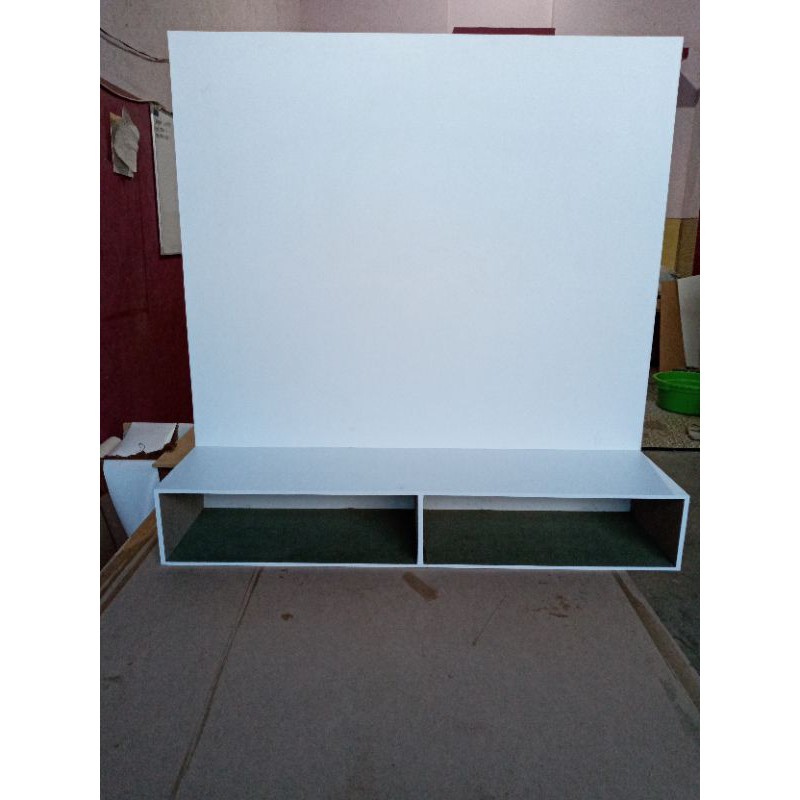 Backdrop TV minimalis Gantung