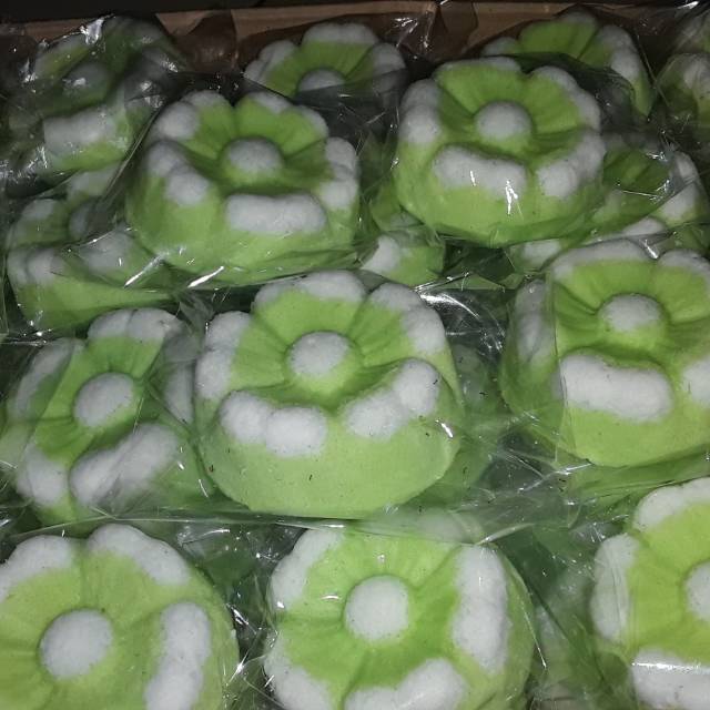 

Kue basah putu ayu