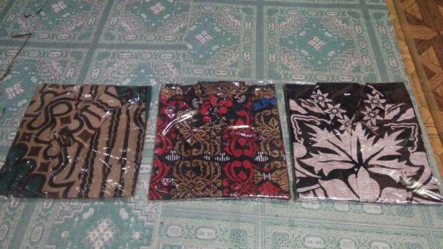 Kemeja Batik Lengan Pendek Hitam Manis Duong