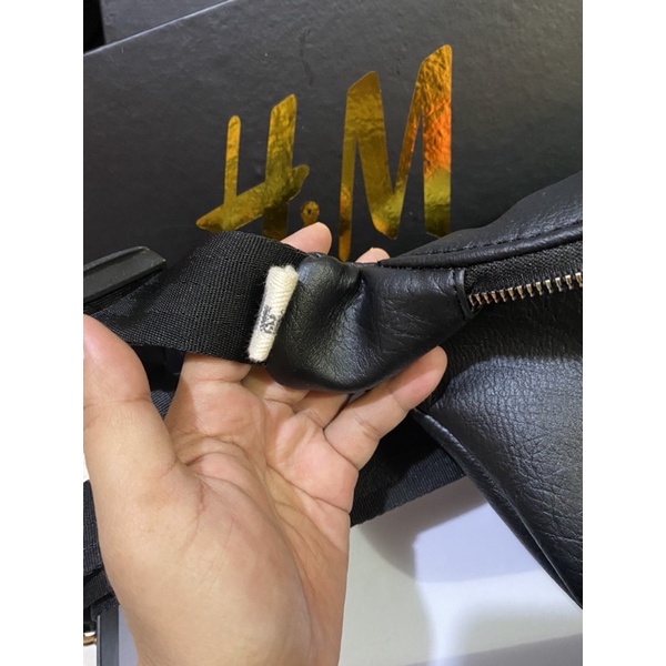 WAISTBAG HANDFREE ELEGAN LEATHER FULL EMBOS FREE BOX SERTA KELENGKAPAN