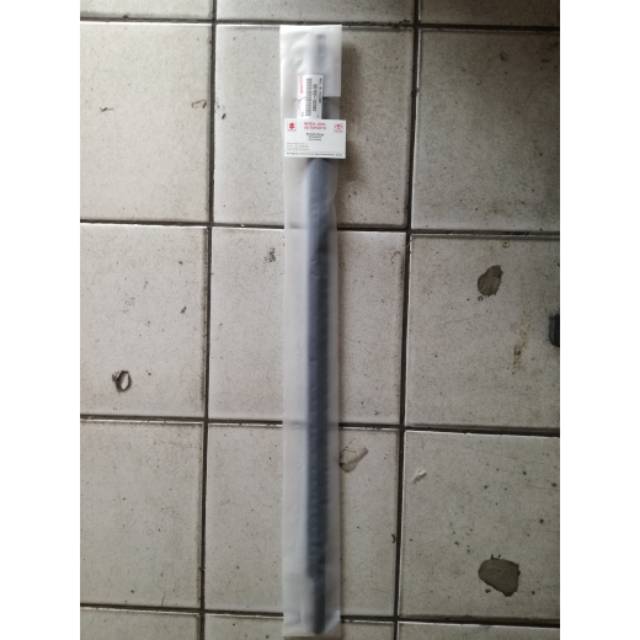 Pelipit/list kaca depan kanan Toyota Ist