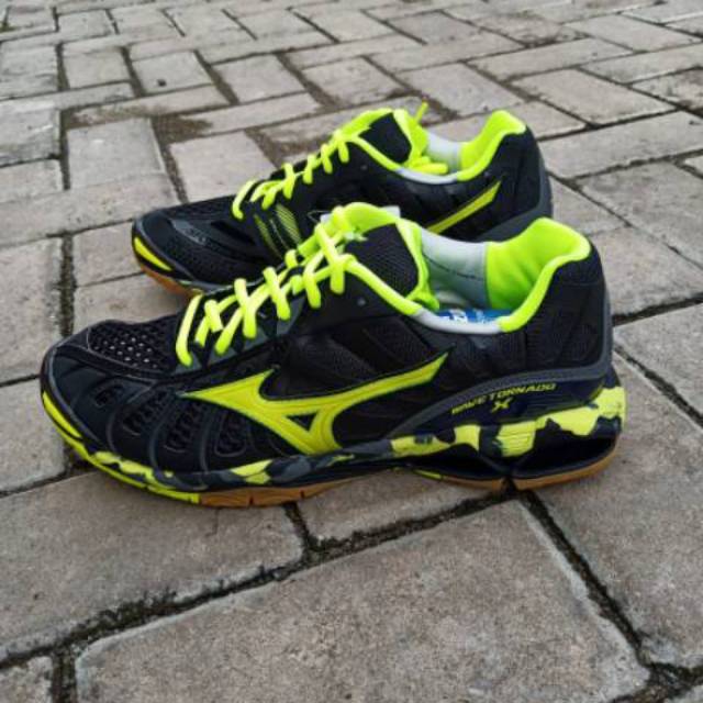 mizuno tornado 5