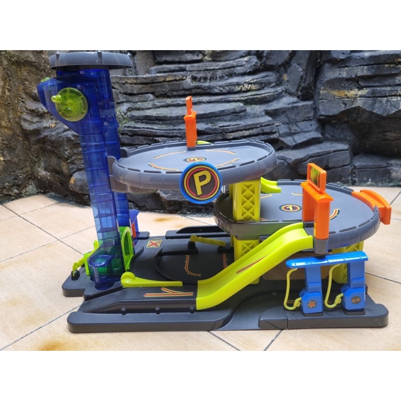 ELC big city garage preloved