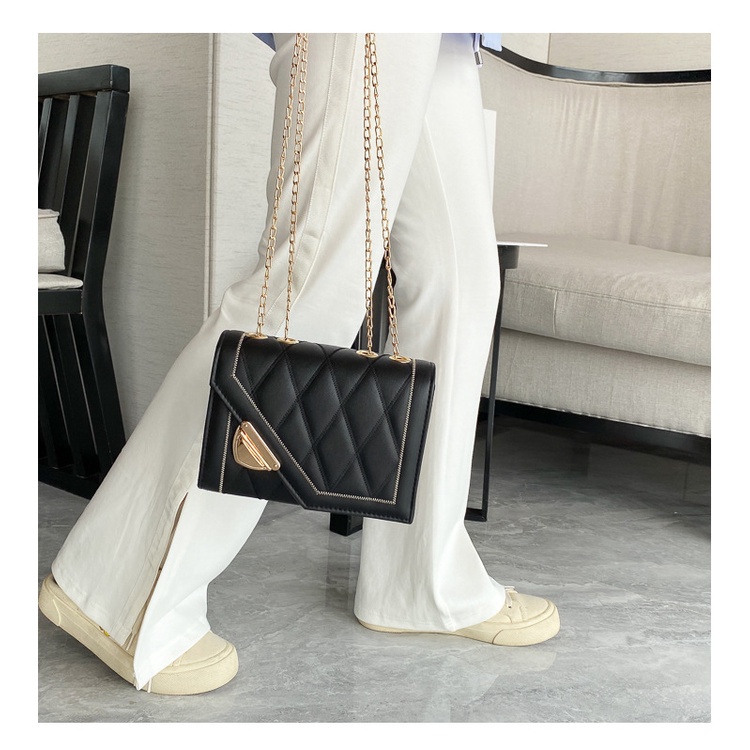 Tas Selempang Cewek Fashion Korea Bahan Kulit Tali Rantai Gold