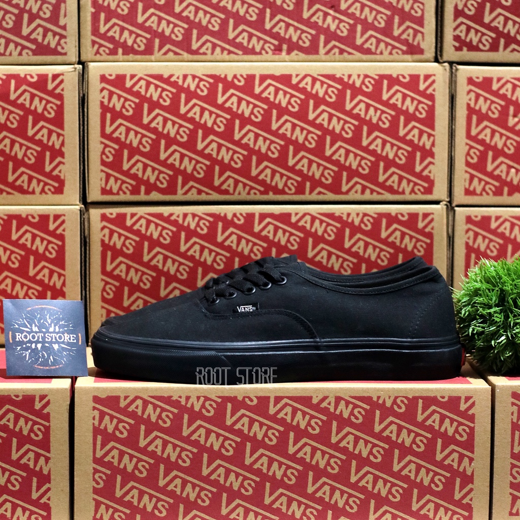 100% BNIB Sepatu Authentic All Black / Sneakers Authentic Full Black