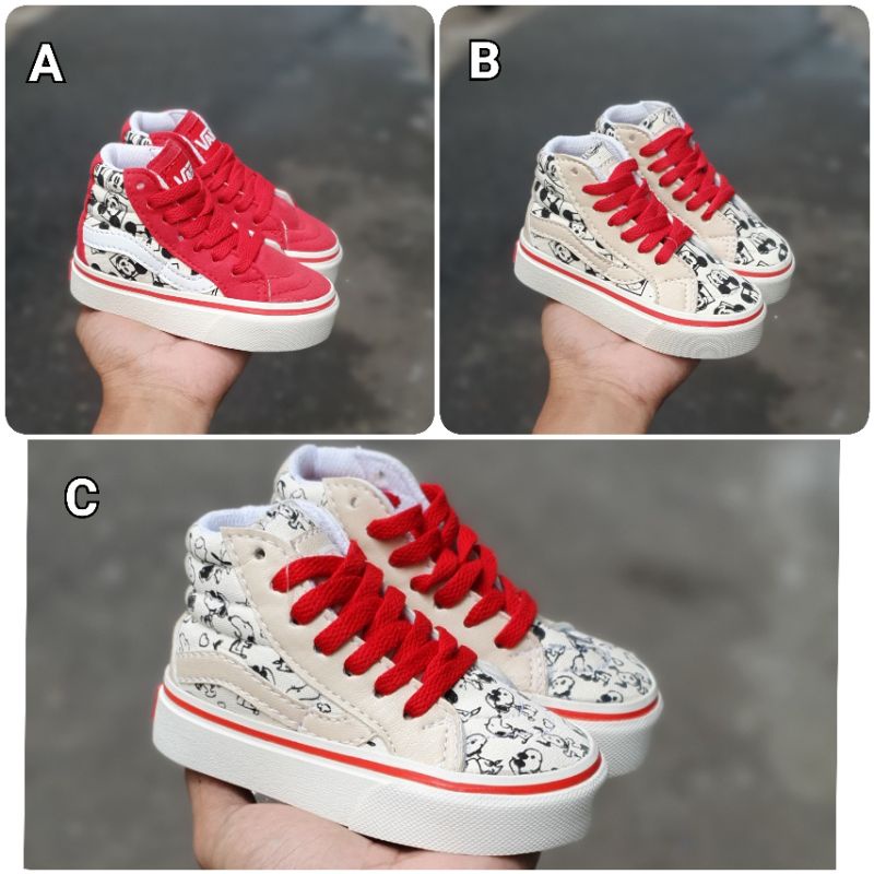 Sepatu anak sk8 tali snoopy / micky mouse