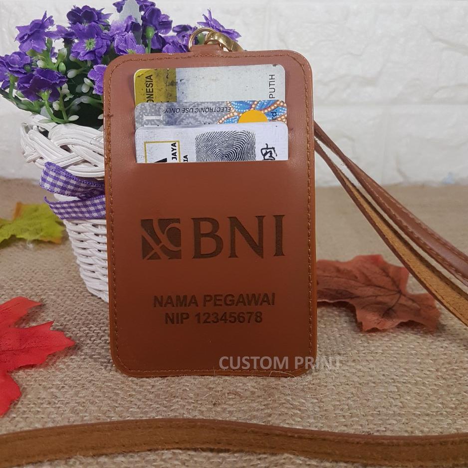 

New! Name Tag / ID Card Holder kulit Tali Gantungan Custom Nama / logo Perusahaan Emoney