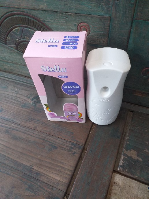 Stella Dan Alat Pengharum Ruangan + Refil 225 Limited Edition + Free Glade 1pcs 85g Random