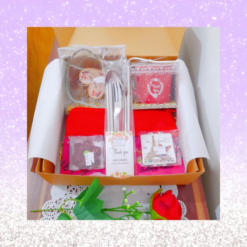 

Hampers Box Ulang Tahun Paket 3