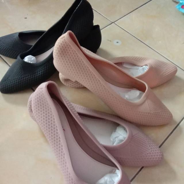 Sepatu flat shoes karet wanita