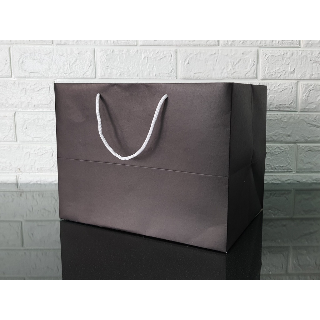 

Paper Bag Tas Kertas Kraft Color Premium Uk. 31 x 22 x tinggi 25 cm per pack isi 10 pcs