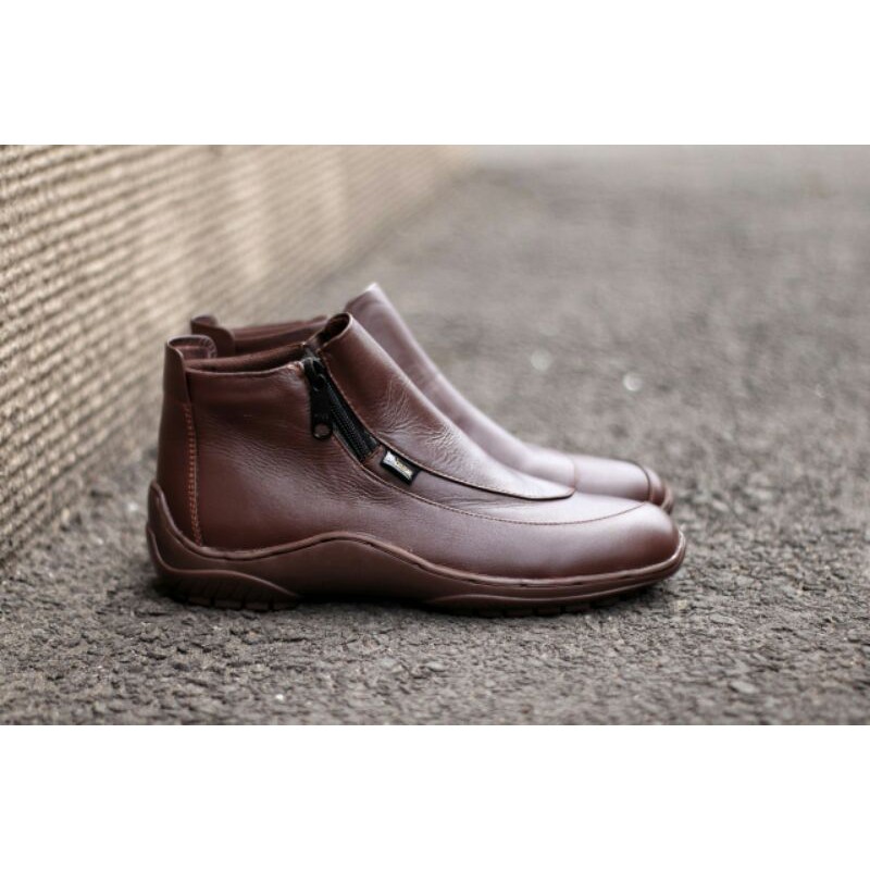 Sepatu Boots Pria Cevany Cora Resleting Tinggi Kulit Asli Warna Hitam Kerja Kantor Touring Biker