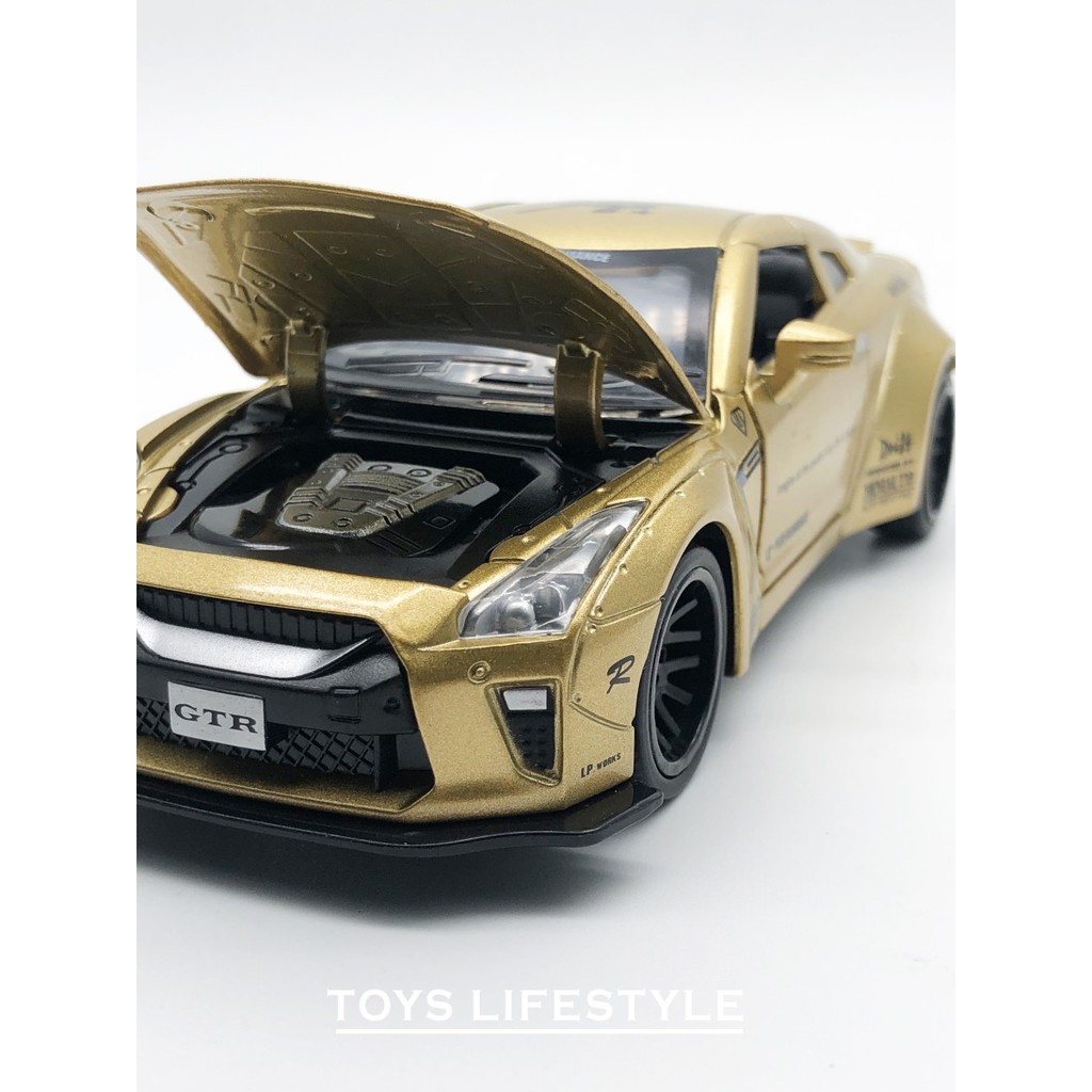 Miniauto Diecast - Nissan GT-R R35 (Emas)