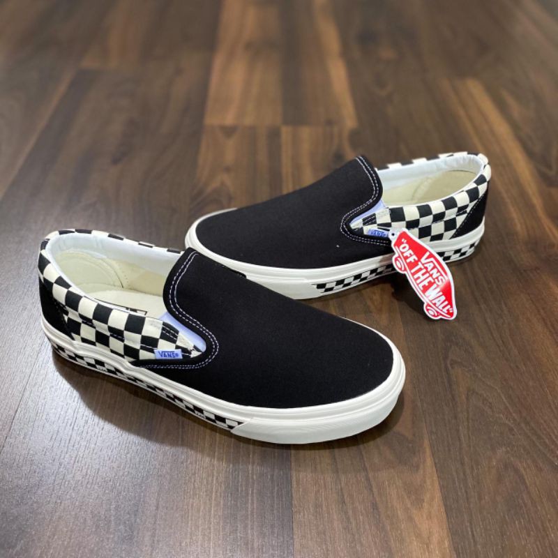 VANS SLIP ON SIDEWALL CHECKERBOARD BLACK