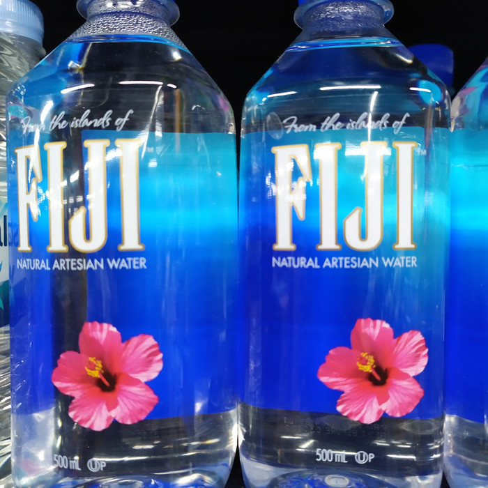 

FIJI MINERAL WATER Natural Artesian Water 500ml