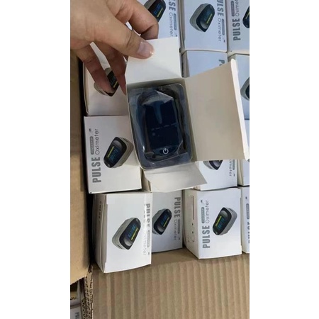 Oximeter Pulse Fingertip SPO2 HITAM LCD Premium-Oxymeter pengukur saturasi oksigen heart rate black