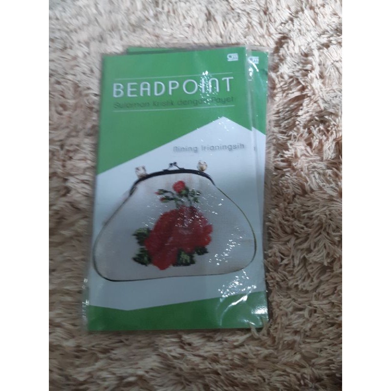 Buku kreasi beadpoint ketrampilan sulaman kristik