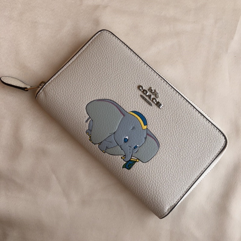 Disney X Coach Medium Zip Around Wallet With Dumbo(88671)