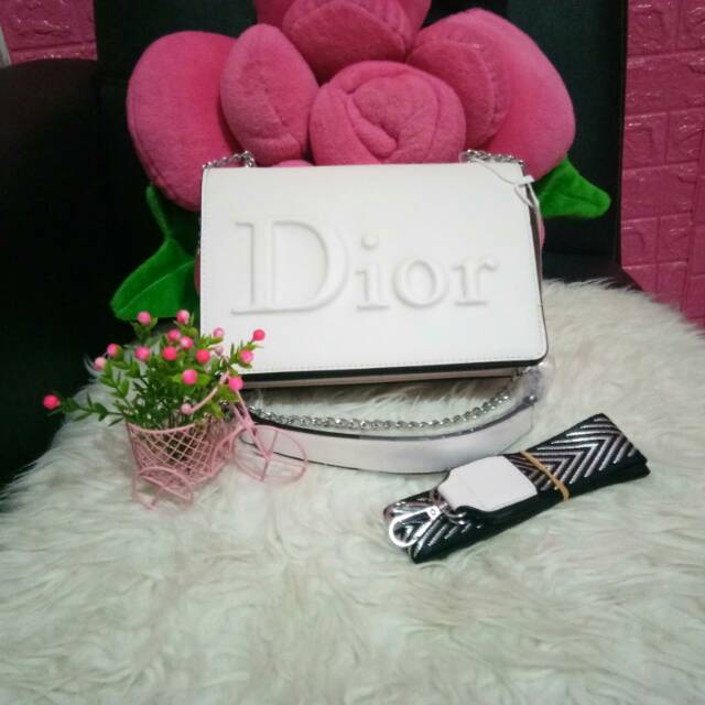 Tas dior embost putih