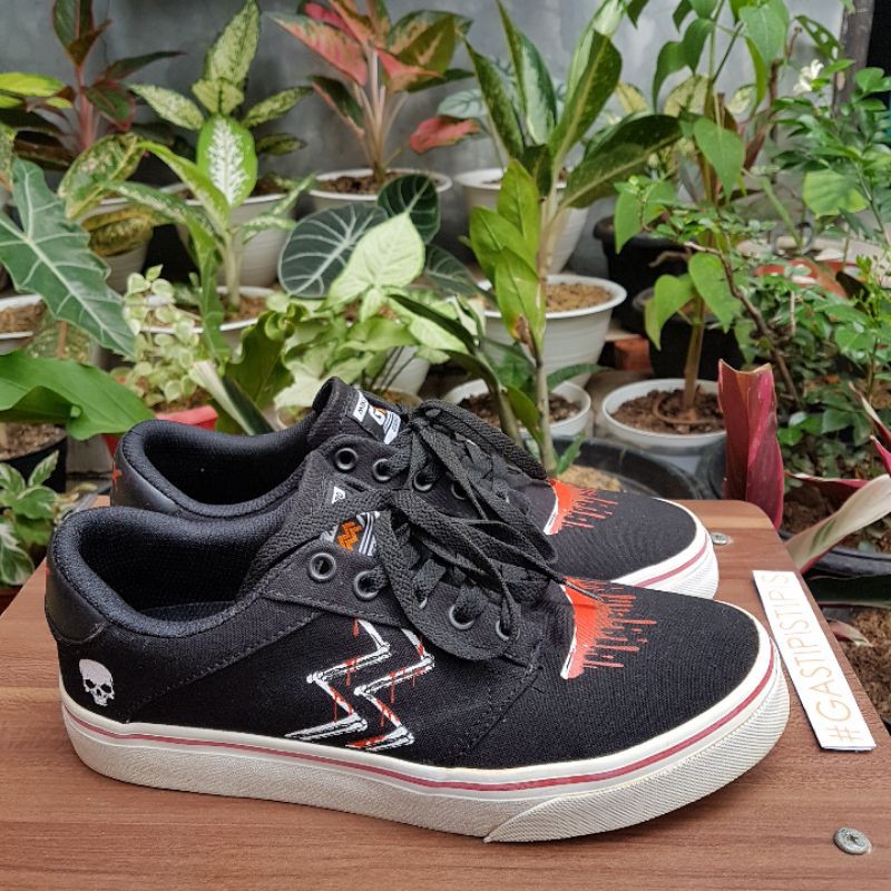 Geoff Max X Mike Milford - Gavin Bloody