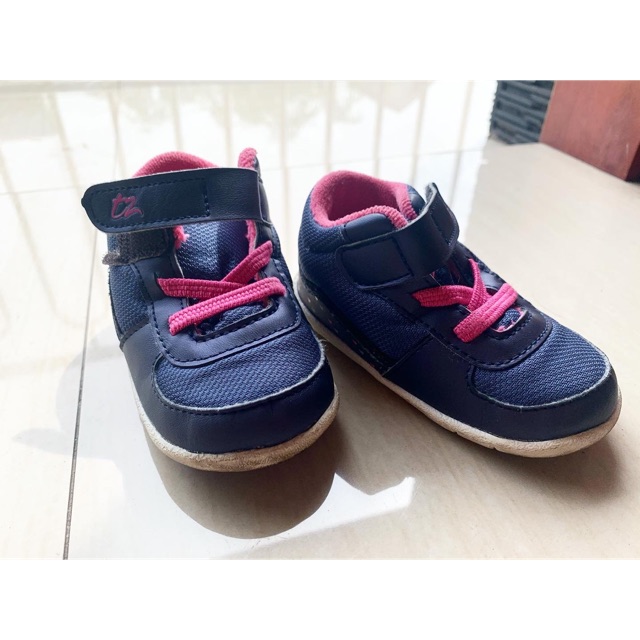 Sepatu anak toezone