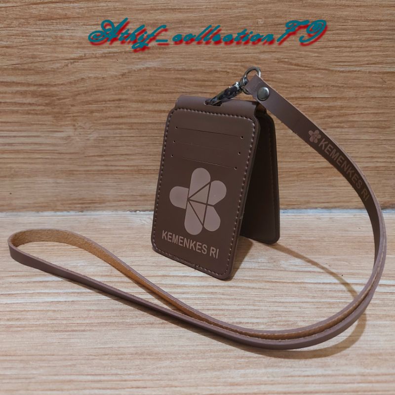 

HJK Tempat Id Card Kulit KEMENKES Lipat Holder Id Card Kulit Kemenkes Kalung Lipat