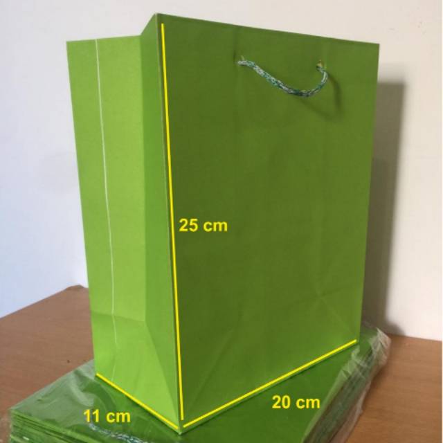 

(1 lusin) Paper bag (20x11x25) | bisa SABLON (R6 WARNA Random)