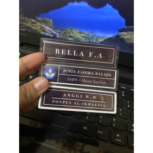 Name tag akrilik free desain bebas custom