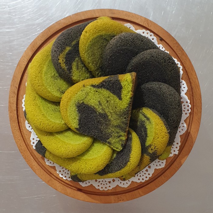 

KETAN-BERAS- BOLU PANDAN KETAN HITAM - TULBAN D24 CM -BERAS-KETAN.