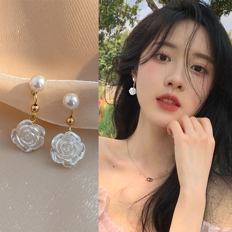 YEEZII Anting Stud Desain Bunga Camellia Aksen Mutiara Untuk Wanita