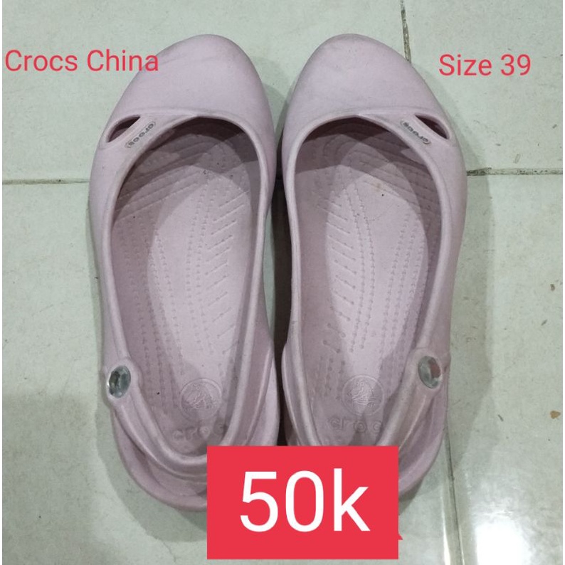 Sepatu wanita flatshoes Crocs size 39 preloved like new