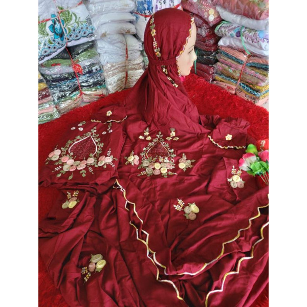 mukena Lajur bahan rayon bordir motif bunga.