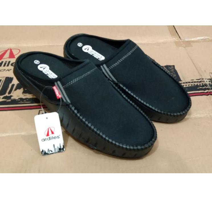 Koleksi Terbaru.. slop Ardiles straider hitam,slop Ardiles original pria,slop Ardiles sehari hari,sl