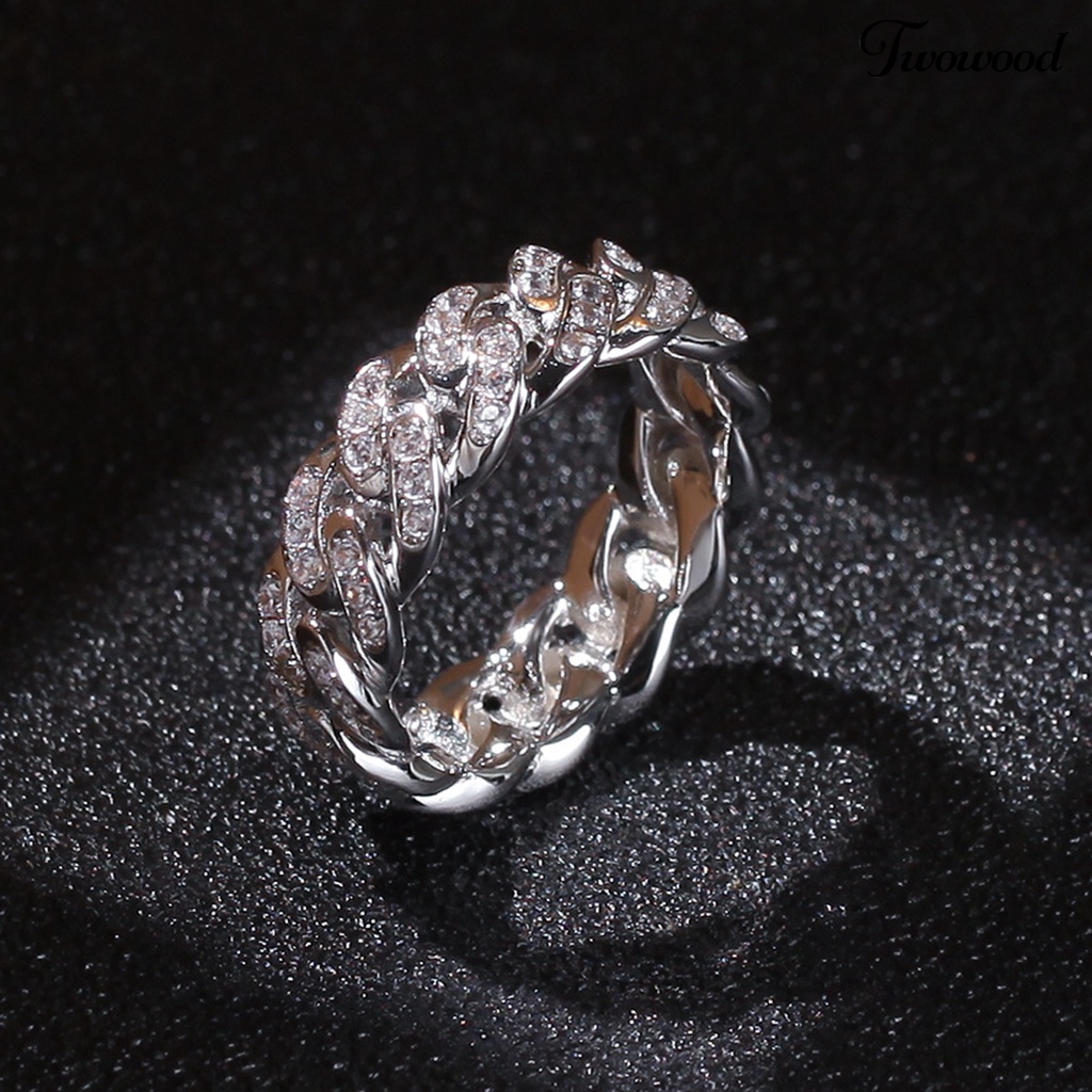 Cincin Model Twisted Bahan Cubic Zirconia Alloy Untuk Hadiah