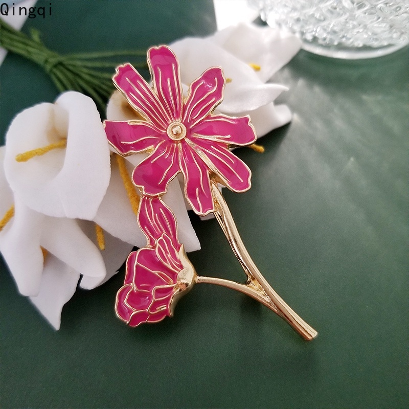 Bros Pin Desain Bunga Tulip Daisy Warna Putih Merah Gaya Klasik Elegan Untuk Hadiah Perhiasan Wanita