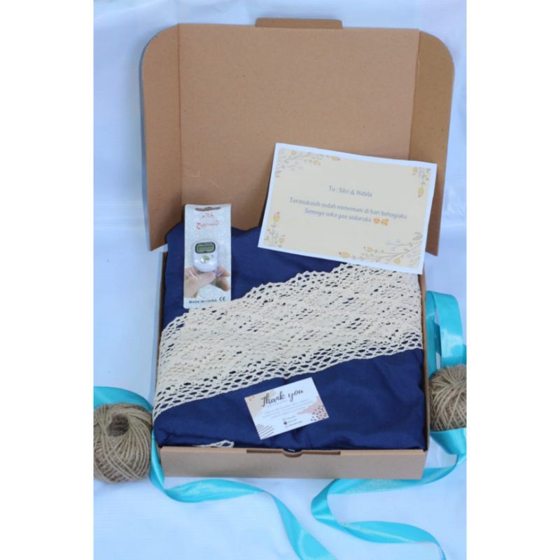 

HAMPERS MUKENA | GIFTS BOX | KADO ULANG TAHUN | WISUDA | CEWEK | ANNIVERSARY