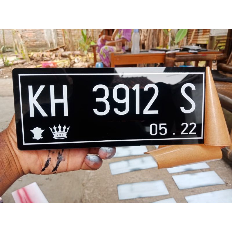 Plat nomor akrilik custom ( satu )