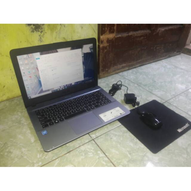 Laptop asus x441m