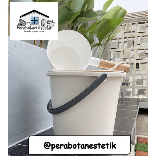 Ember IUIGA / Ember Putih IUIGA / Ember Putih / Ember Estetik / Ember Putih Minimalis Monokrom Aesth