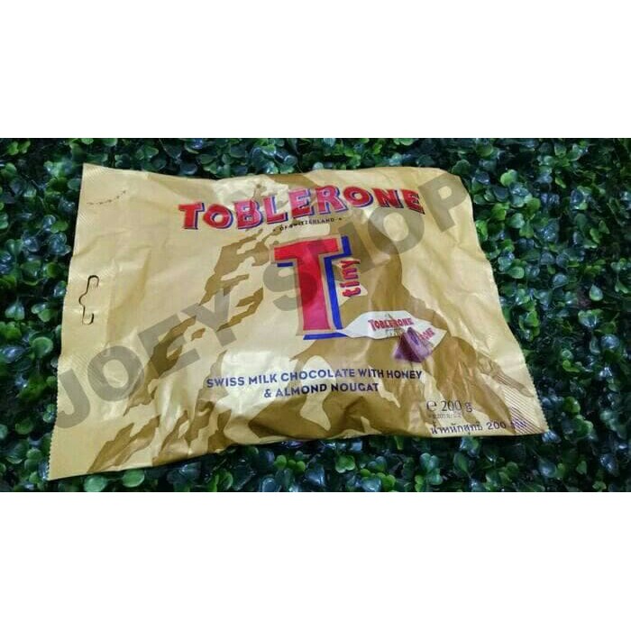 

Toblerone Tiny with Honey and Almond Nougat/Coklat Toblerone