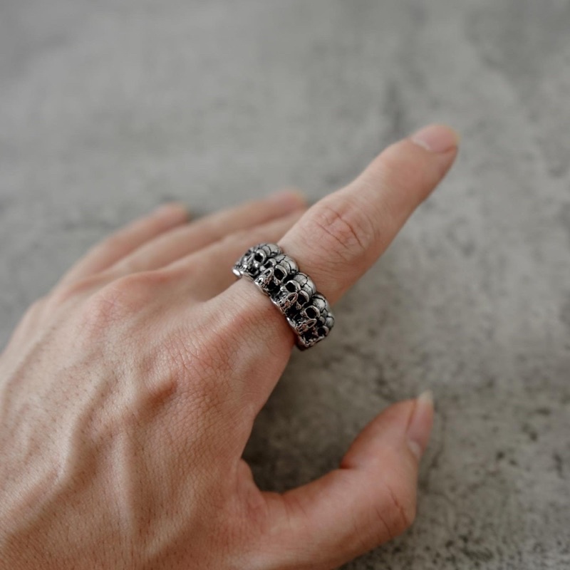 FAITH FADE - Horizontal Skull Ring