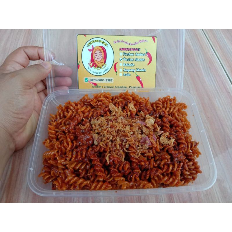 

Makaroni Untiran Pedes Manis