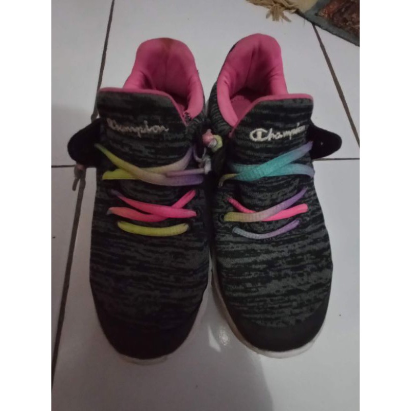 preloved sepatu champion