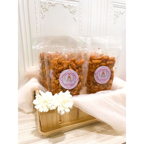 

keripik lumpia pedas gurih