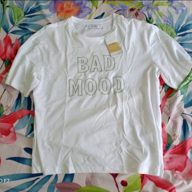 PRELOVED KAOS PULL AND BEAR