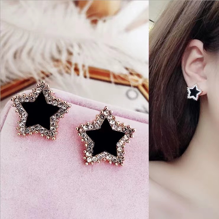 Anting Tusuk Motif Geometri Kecil Ala Korea Untuk Wanita